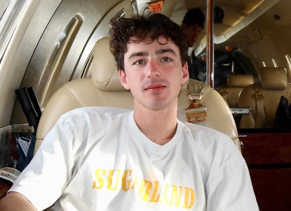 Ben Bader goes for a quick trip across the county for a burger and a pink smoothie